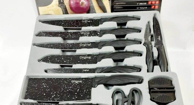 طقم سكاكين ستانلس ستيل 18 قطعة بامبي واسود